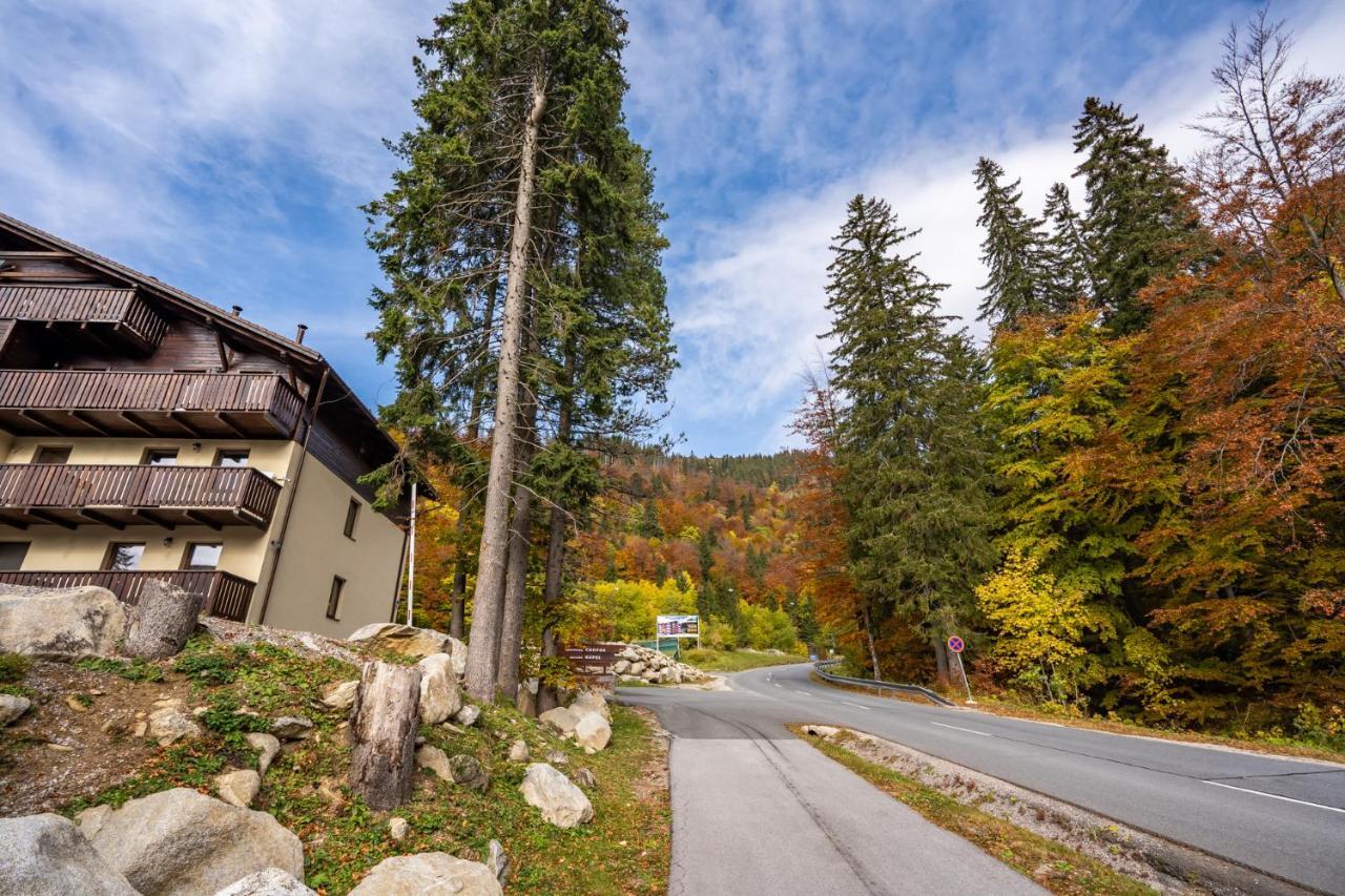 Apartment Anna Chopok, 1 110 M, Highest In Central Europe, On A Hiking Trail To Dumbier Demänovská Dolina Exterior foto
